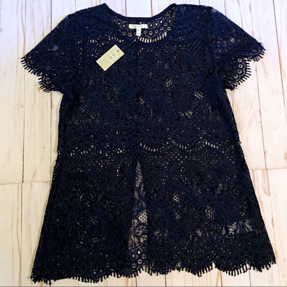 Maurice’s Lace Tee - Picture 3 of 7